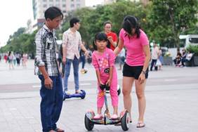 Hốt bạc với dịch vụ cho thuê xe điện cân bằng ở Sài Gòn
