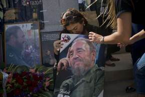 Cubans on Cuba mourn Fidel Castro's passing Photo: Ramon Espinosa/ Reuters