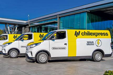 Chilexpress concreta el aterrizaje de su primera flota de 120 vehículos eléctricos en cuatro ciudades | Diario Financiero