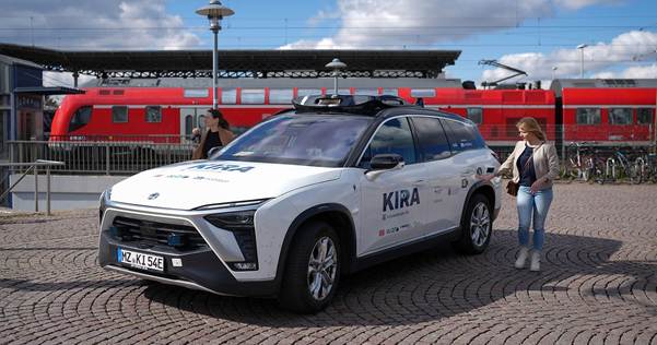 Autonomes Fahren im ÖPNV: Projekt KIRA startet mit Testnutzerinnen und -nutzern