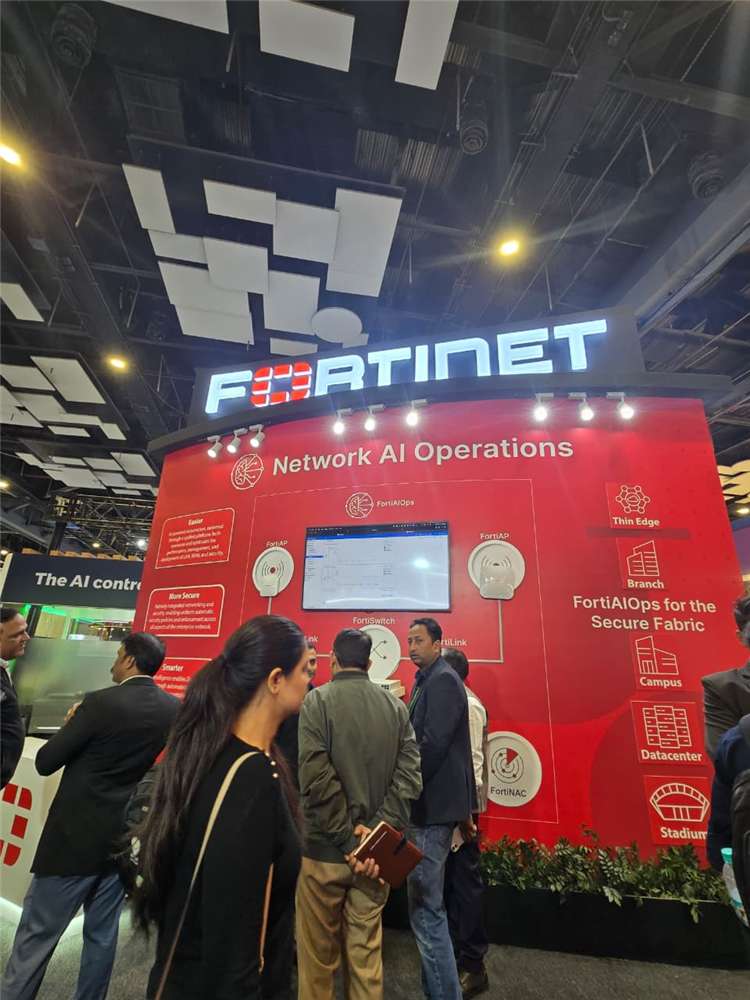 그림입니다. 원본 그림의 이름: image1.jpeg 원본 그림의 크기: 가로 960pixel, 세로 1280pixel