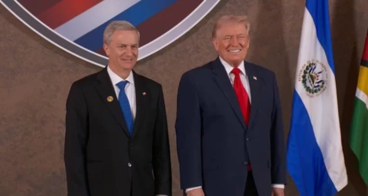 그림입니다.  원본 그림의 이름: trump-felicita-a-kast-en-shield-of-the-americas-me-encanta-cuando-apoyo-a-alguien-y-no-pierden-750x400.jpg  원본 그림의 크기: 가로 750pixel, 세로 400pixel